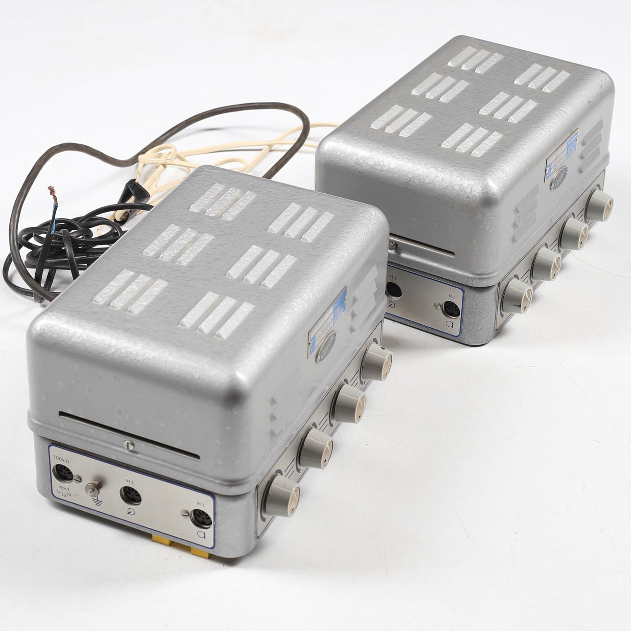 RÖRFÖRSTÄRKARE 2 stycken, LM Ericsson, Tele-verkstäderna. Två mindre komponenter medföljer.