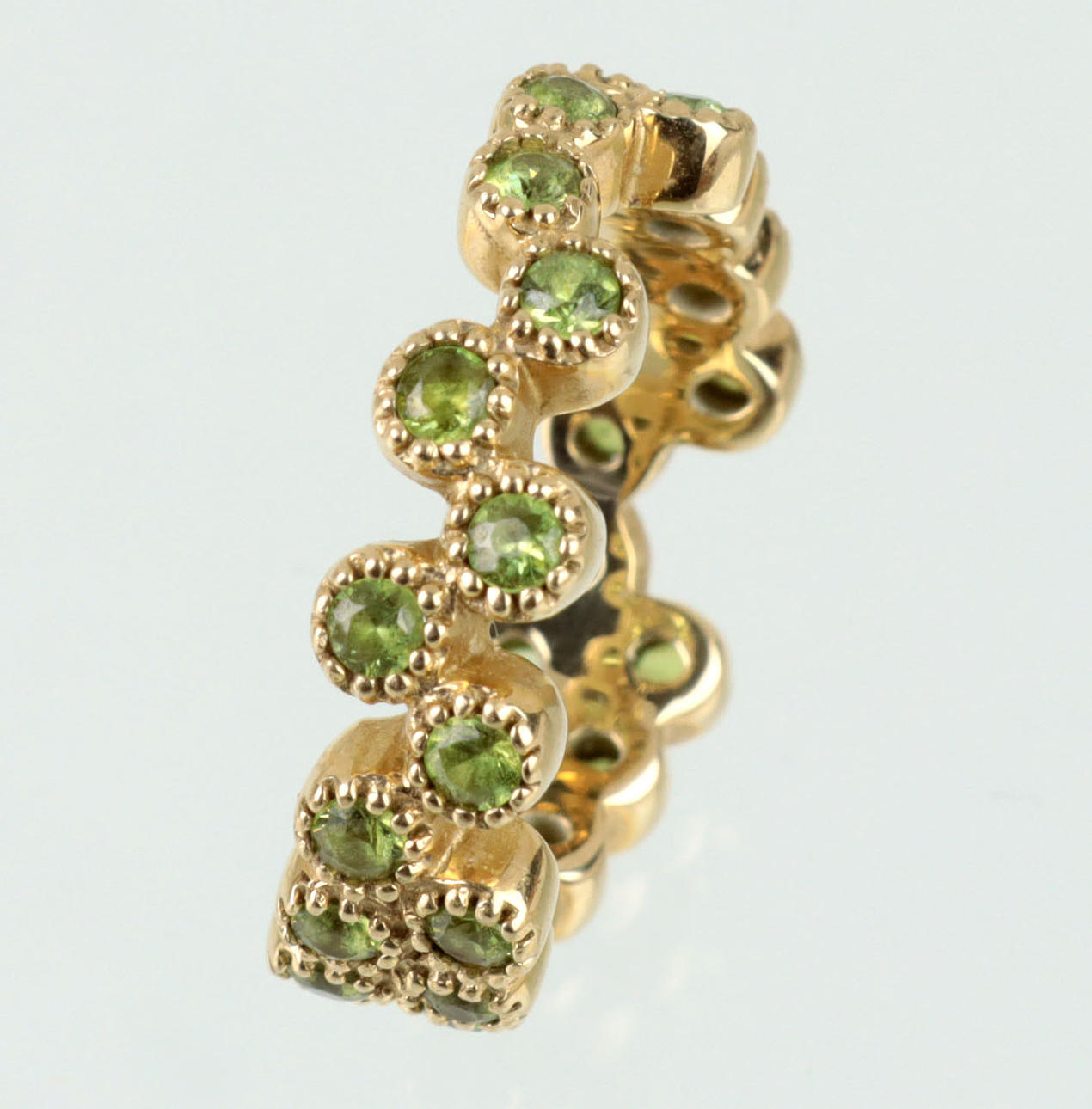 Demantoid ring, 375 guld.