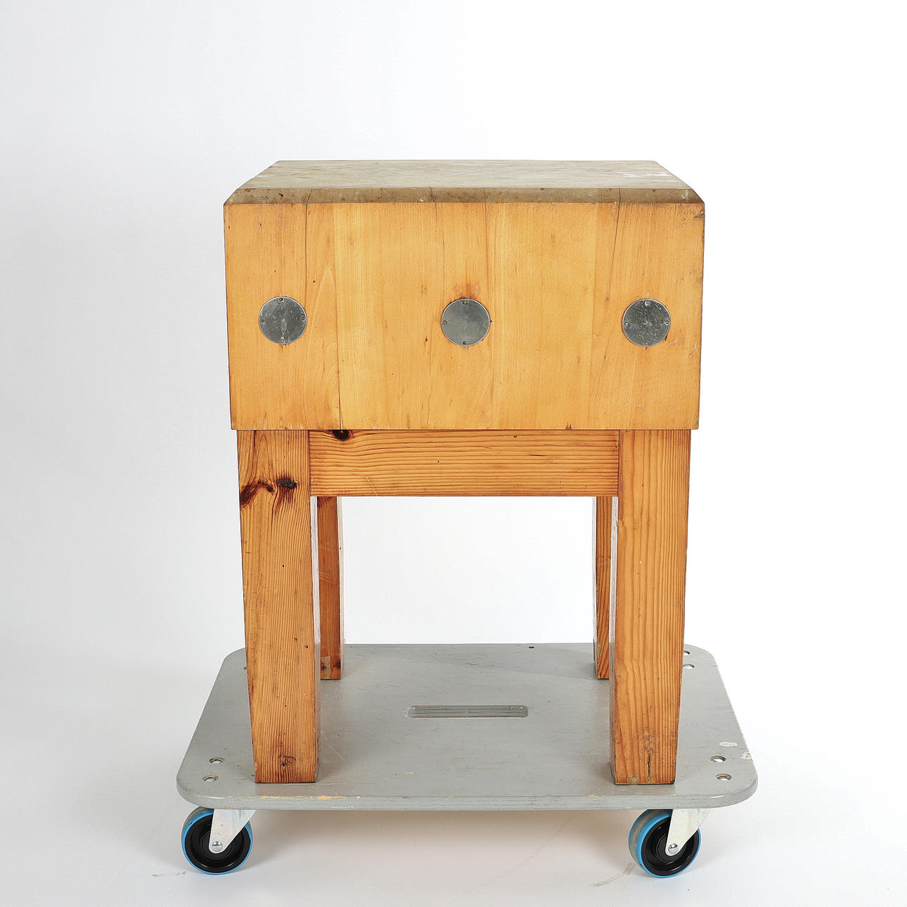 HUGGKUBB, furu, 1900-talets mitt.