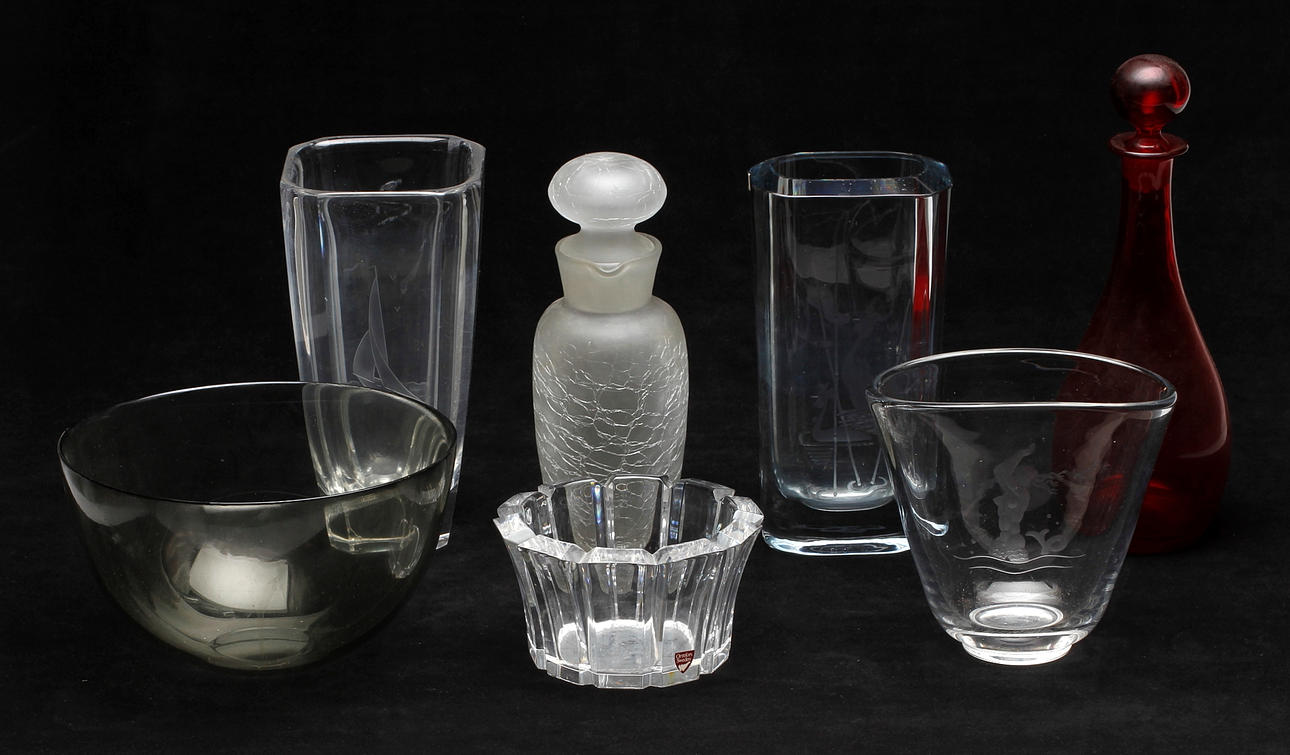 GLASFÖREMÅL, 7 delar, bland annat Orrefors.