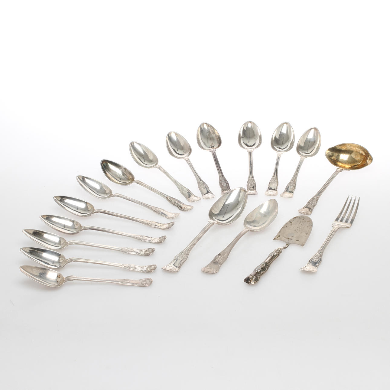 BESTICK, 18 delar, silver, modell "Engelsk snäck", olika mästare,1800-tal.