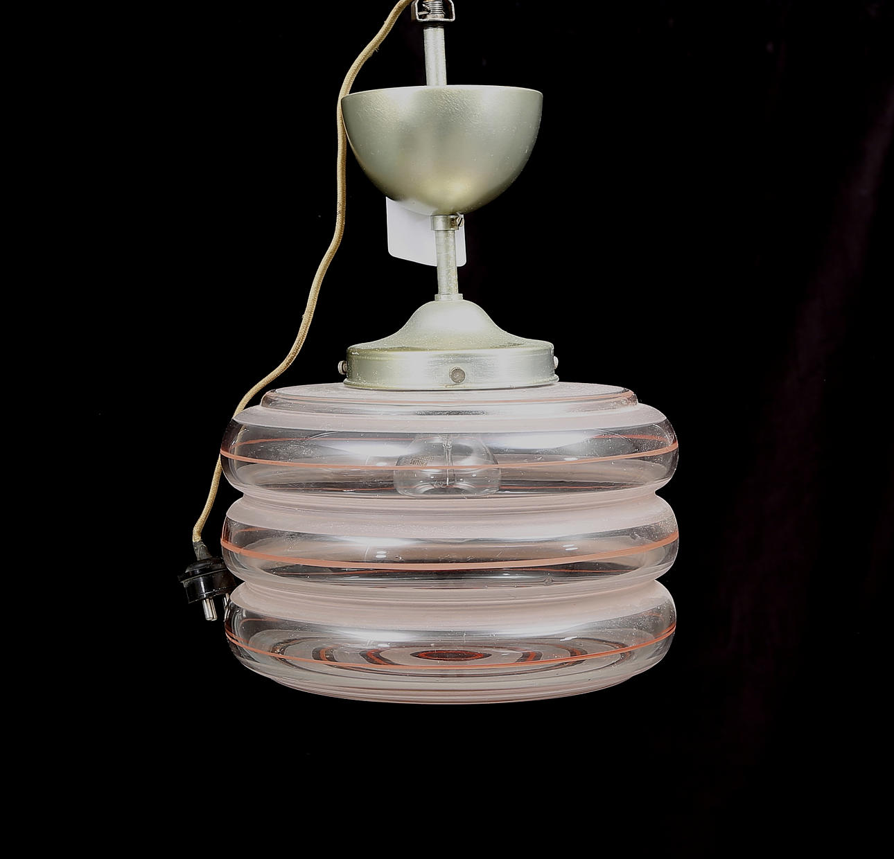 TAKLAMPA, 1900-talets mitt, total höjd ca. 38 cm.