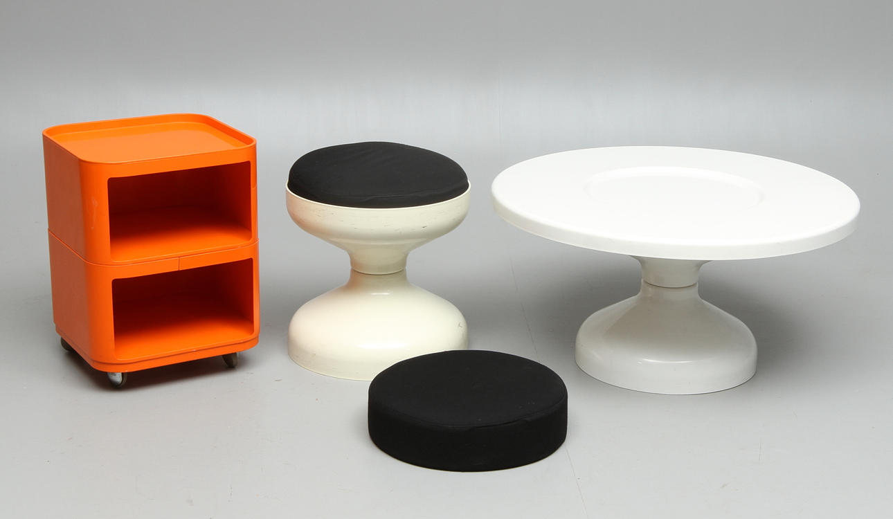 PALLAR 2 st Design Achille och Piergiacomo Castiglioni samt HURTS, plast. Design Anna Castelli. Husqvarna.