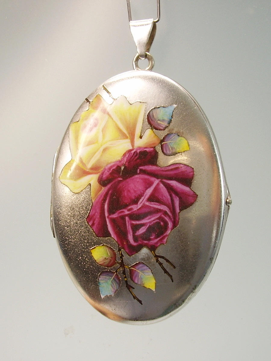 ART DECO PHOTO MEDAILLON NEUSILBER MIT EMAILLE.