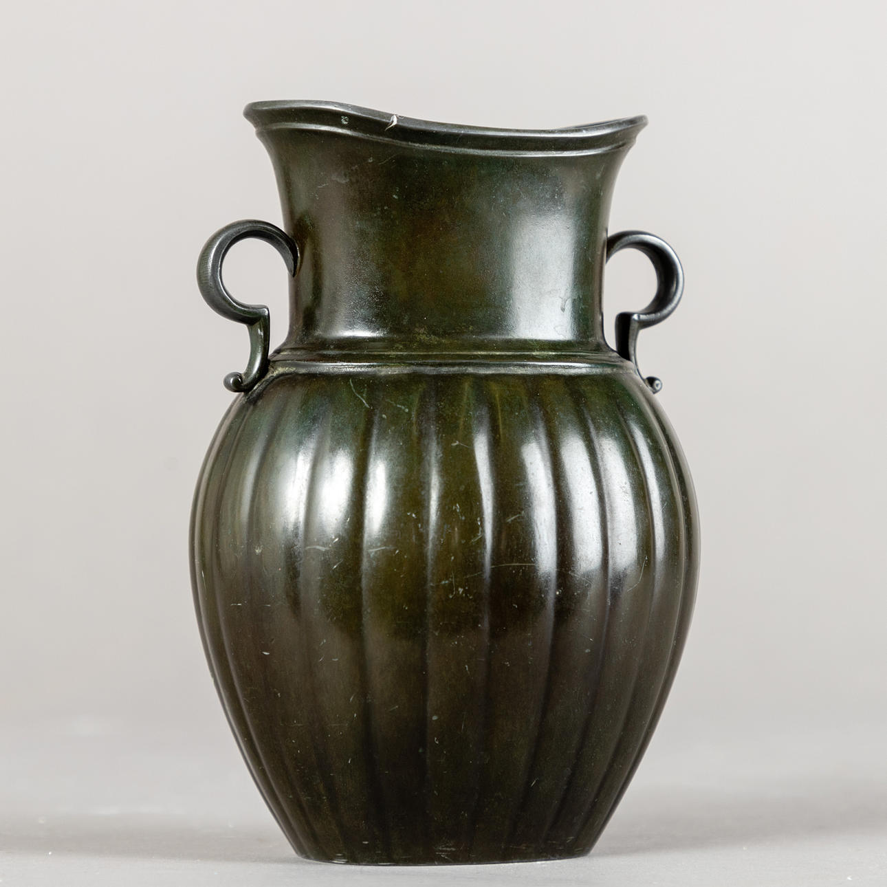 JUST ANDERSEN. tin vase, 1 halv 20 århundrede.