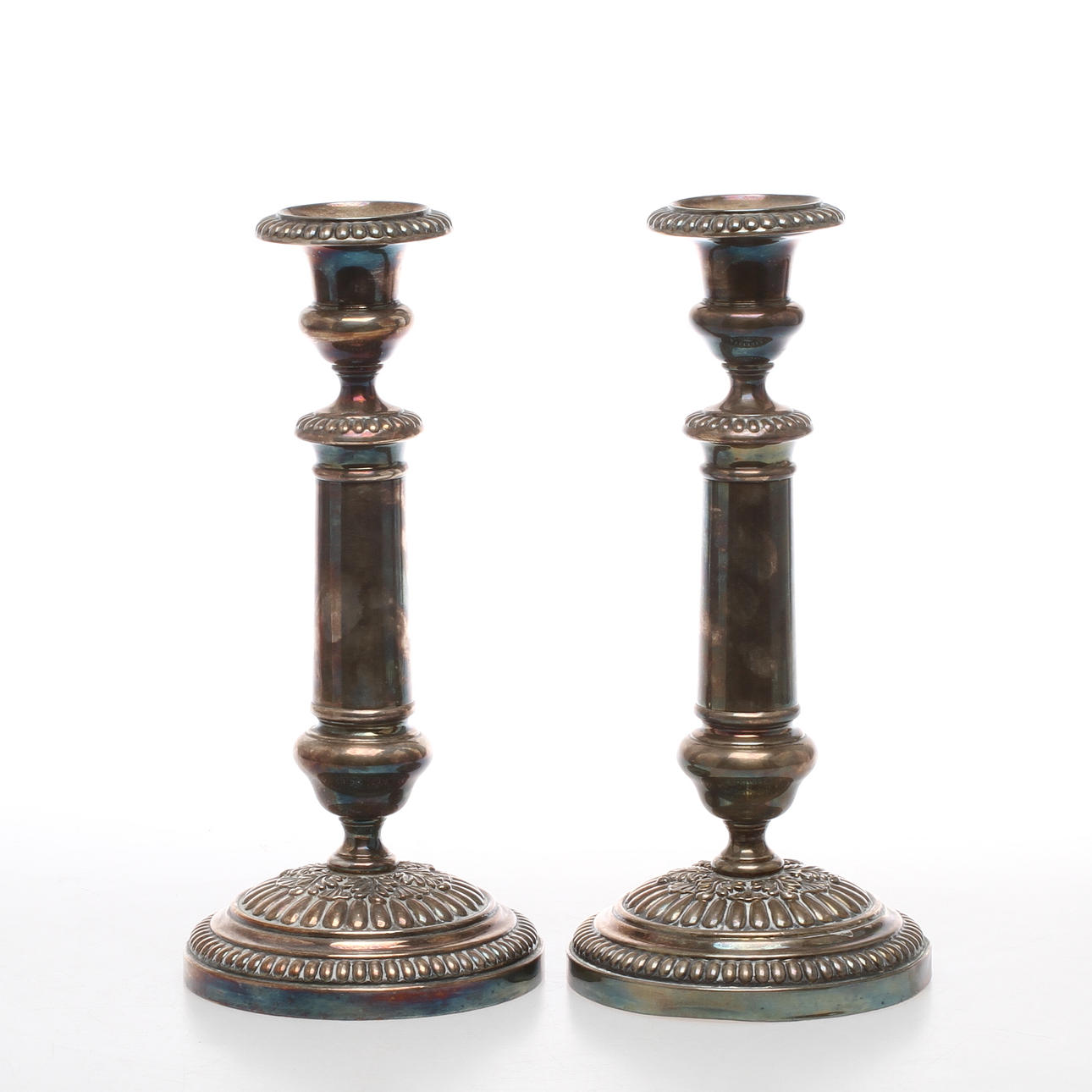 LJUSSTAKAR 1 par, försilvrad koppar, Charles Balaine, Paris, Frankrike. 1800-tal.