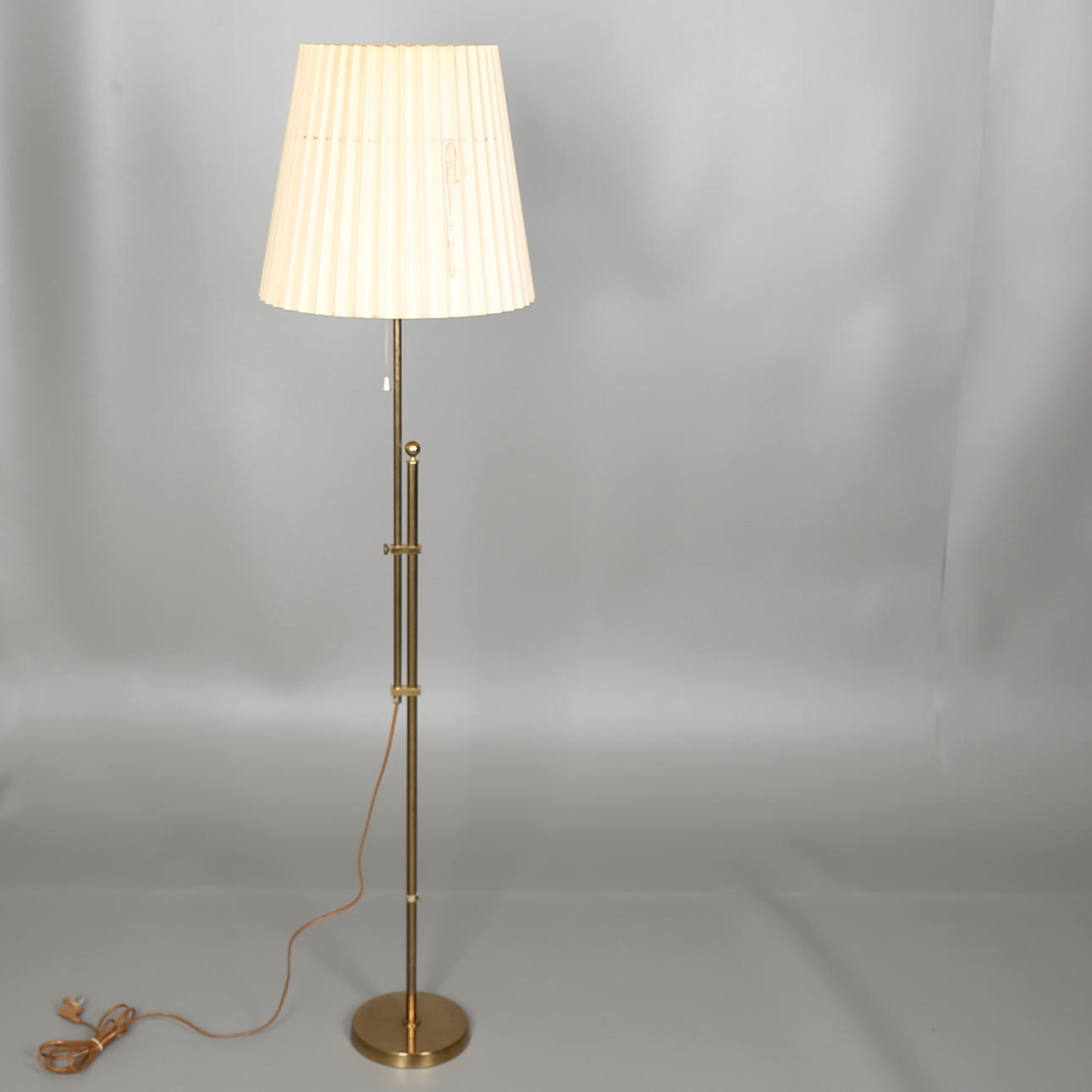 GOLVLAMPA, metall, höj- och sänkbar, 'G 131', Bergboms, Malmö.