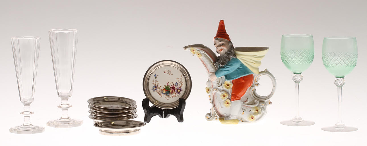 PARTI PORSLIN samt GLAS, totalt 24 delar, 1900-tal.