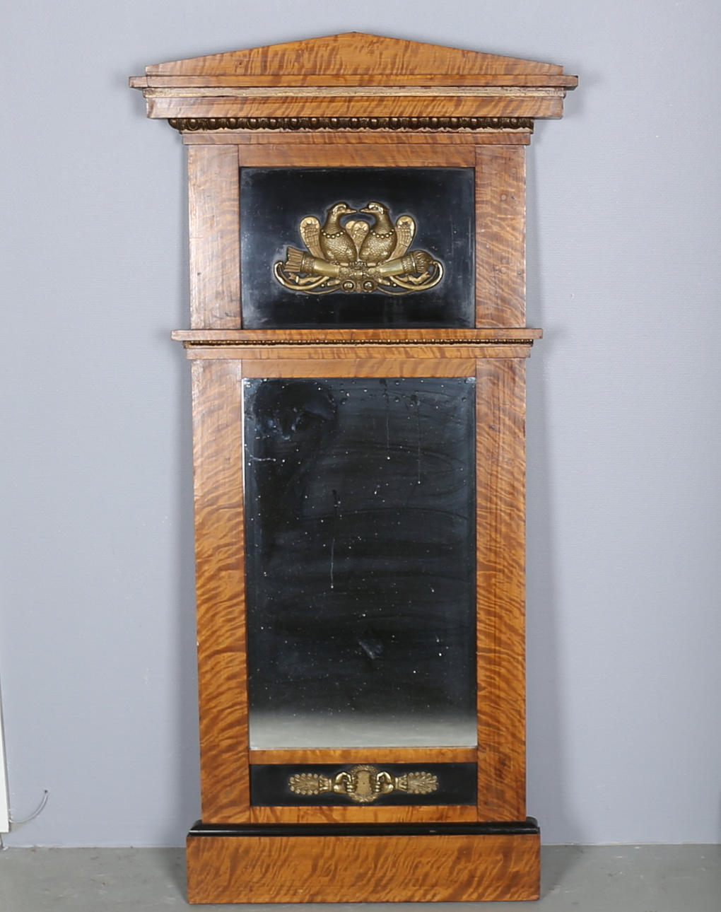 SPEGEL, mahogny och mässing, empire stil, 1900-talets första hälft.