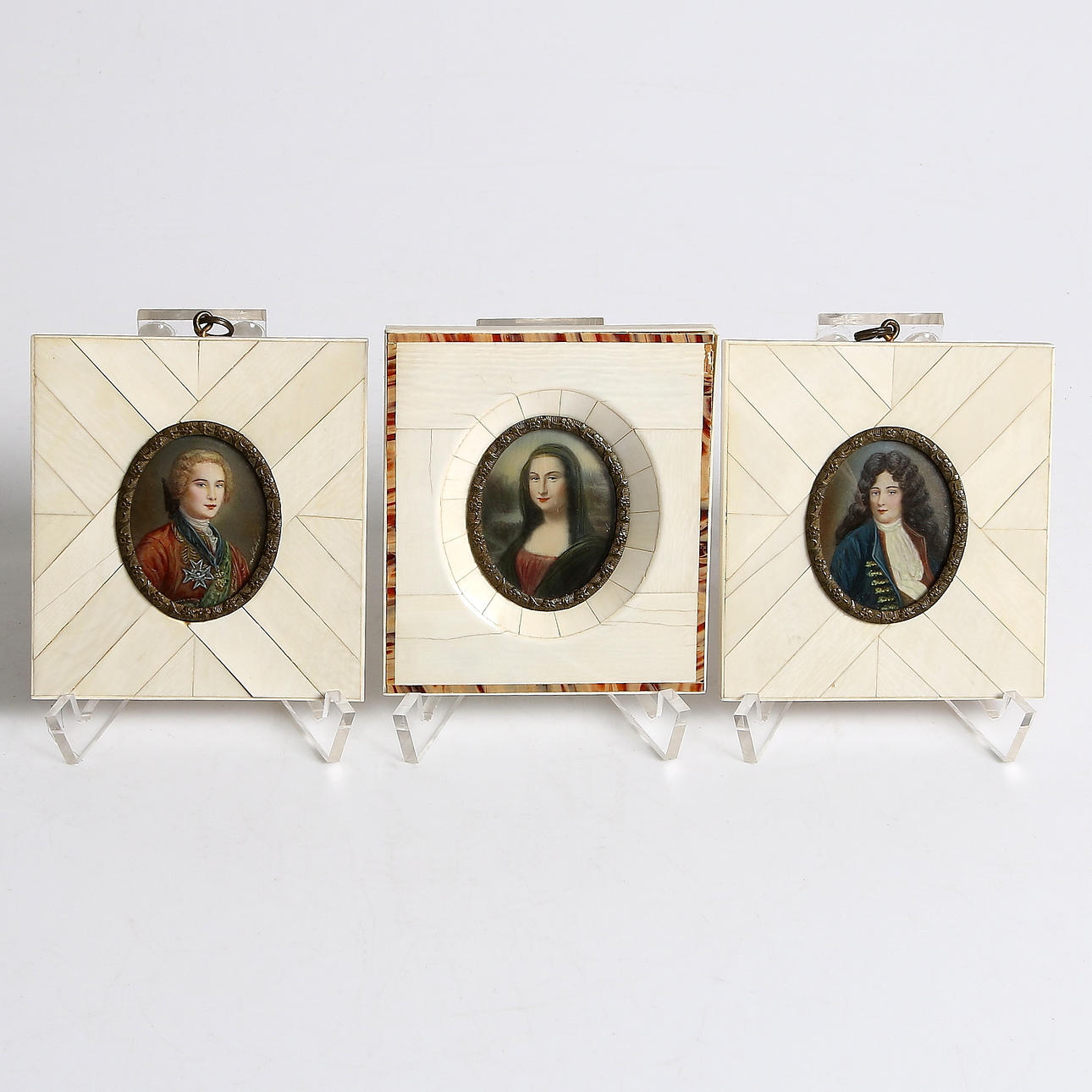 MINIATYRMÅLNINGAR, 3 st, porträtt av Louis XIV, Herzog von Reichstadt samt Mona Lisa, signerade, 1800-tal.