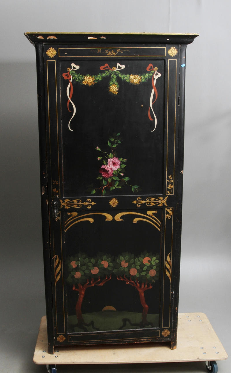 LINNESKÅP, 1900-talet första del.