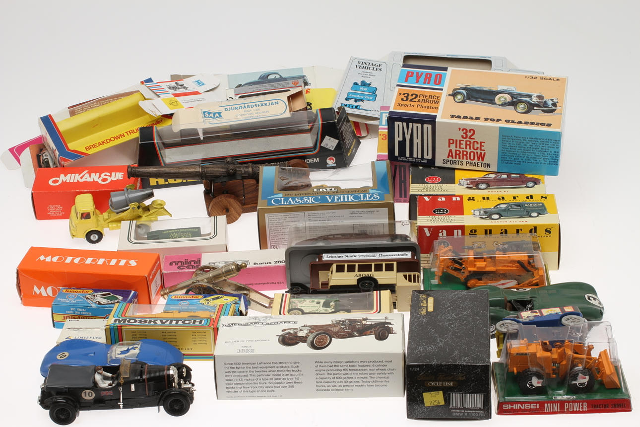 MODELLBILAR M.M., Mikansue, Minicar, Motorkits, Vanguards.