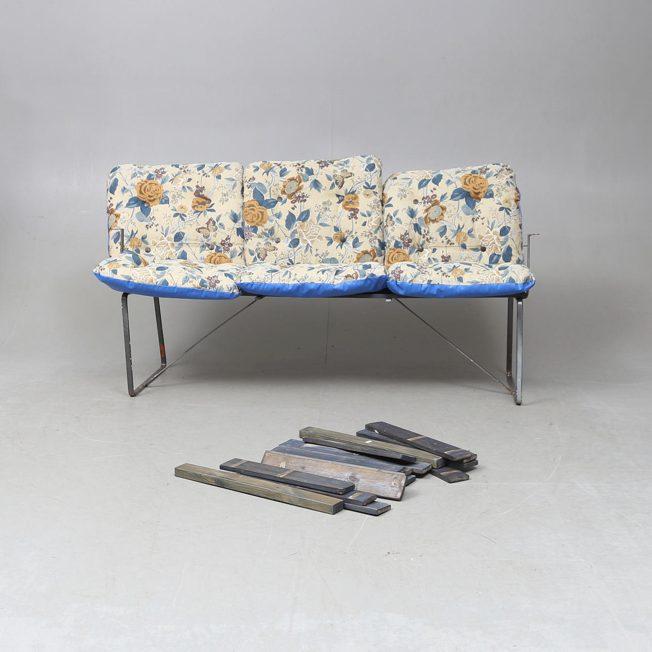 TRÄDGÅRDSSOFFA, Grythyttan.