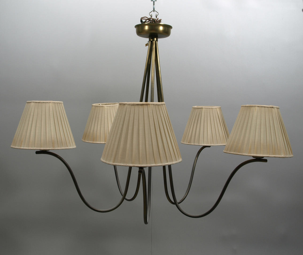 TAKLAMPA, 5 armar, mässingsstomme, 1940-50-tal.