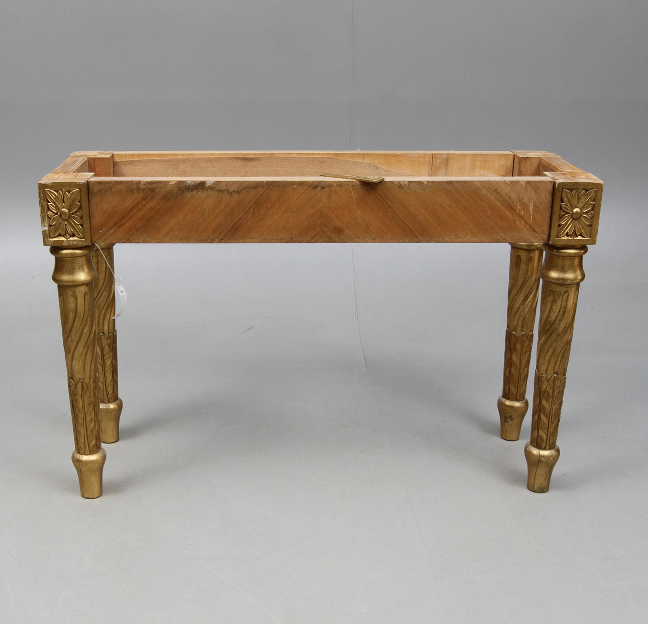 BENSTÄLLNING, empirestil, 1900-tal.