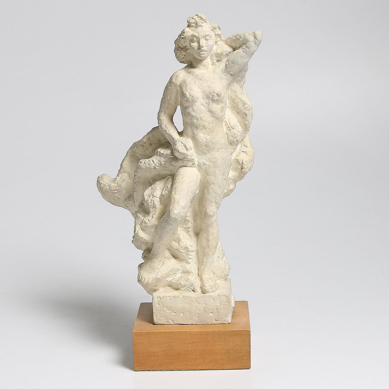 CLARENCE BLUM. Skulptur, gips, monogramsignerad CB.