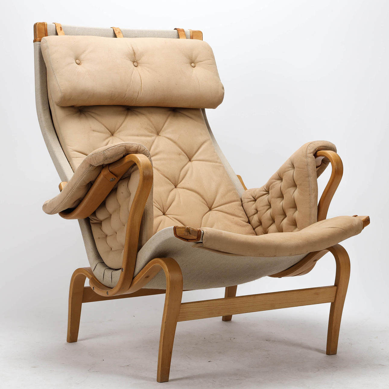 BRUNO MATHSSON. Lænestol, "Pernilla 69", design Bruno Mathsson for DUX.