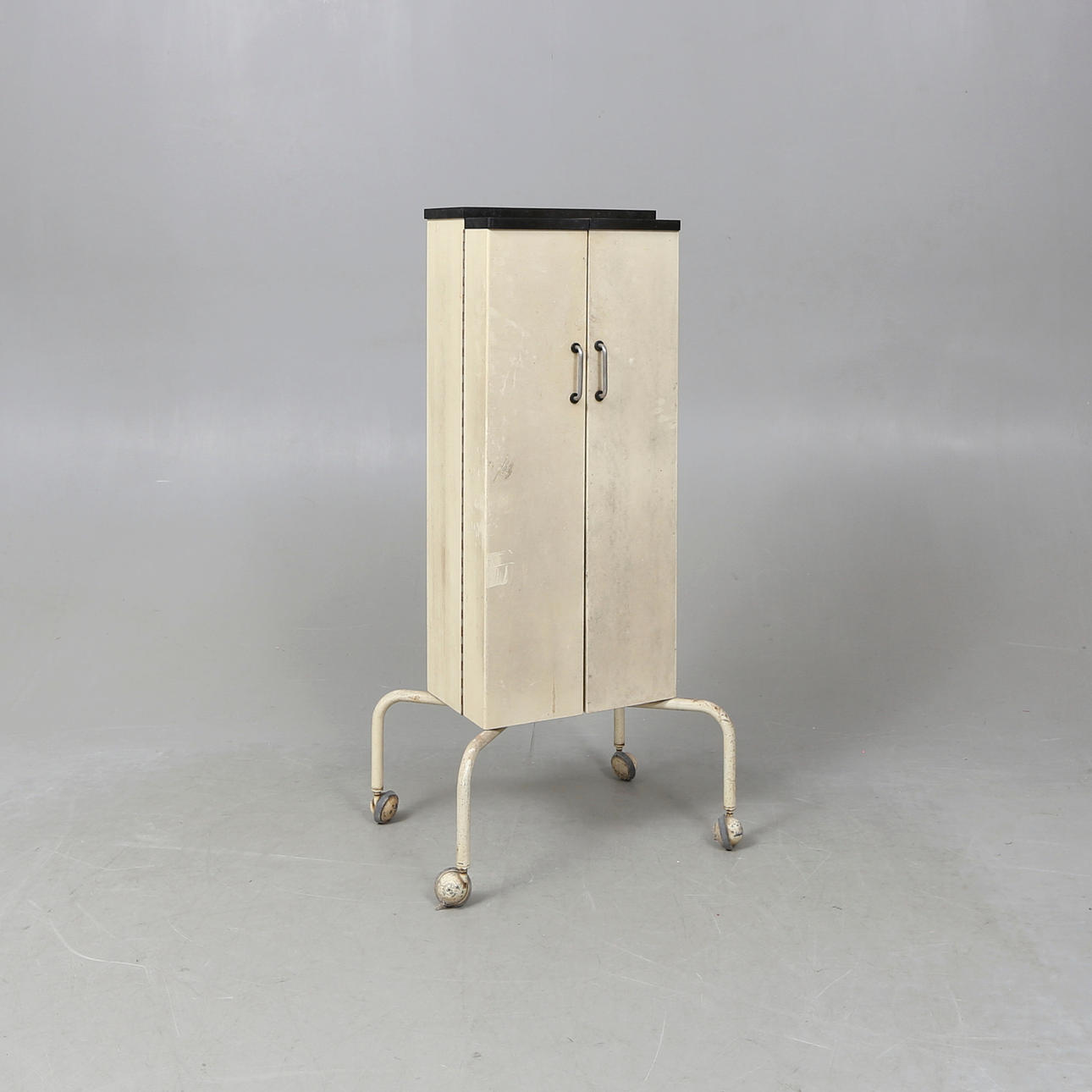 SCHRANK, Industriedesign, 20. Jahrhundert.