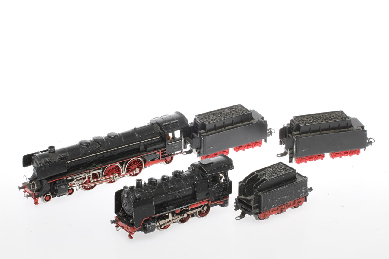 MÄRKLIN ånglok F 800 med tender samt ånglok RM 800 med tender båda med koppel 7.