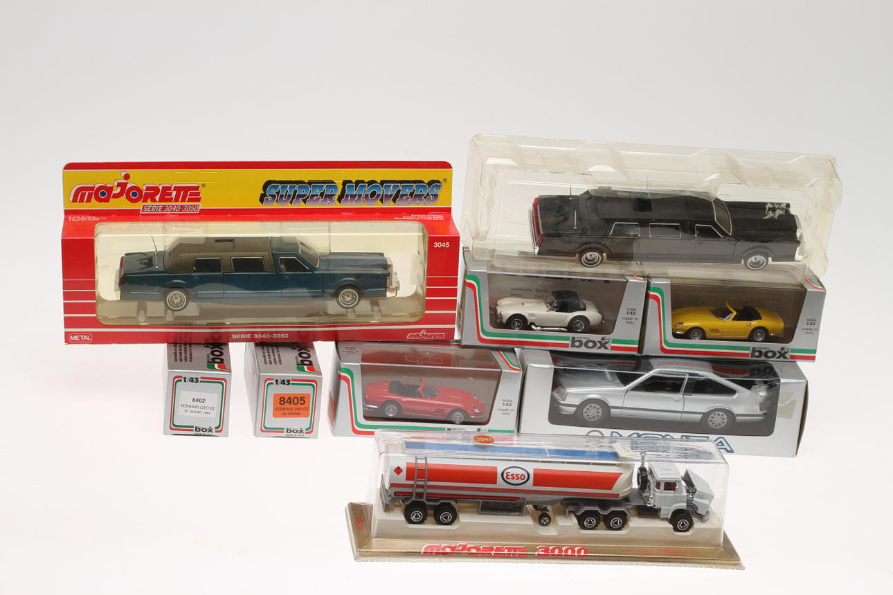 MODELLBILAR, Majorette, Box, Monza.