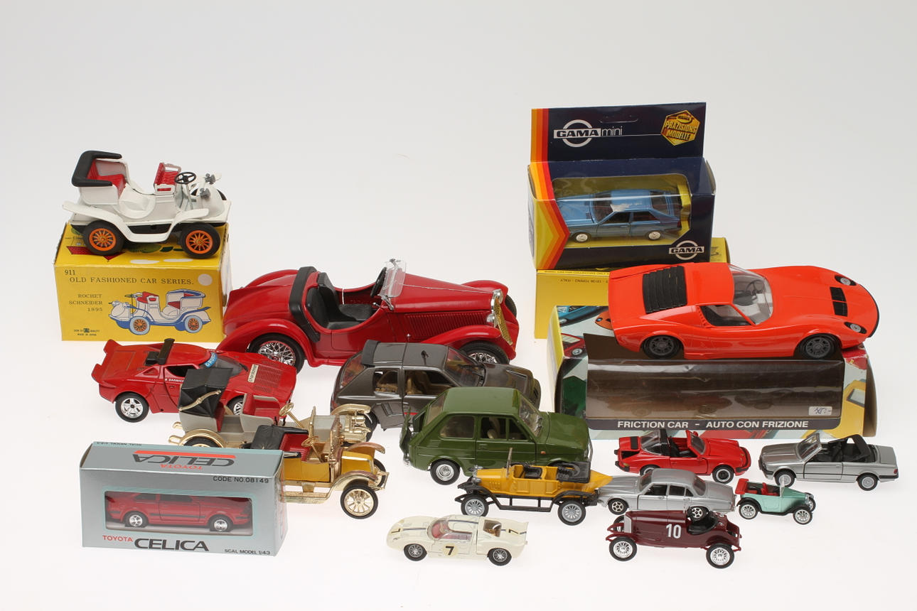 MODELLBILAR, Bandai, Gama, Polistil m.fl.