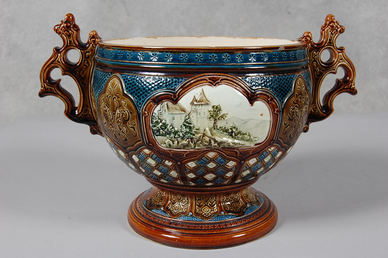 SKÅL, majolika, 1800-tal.