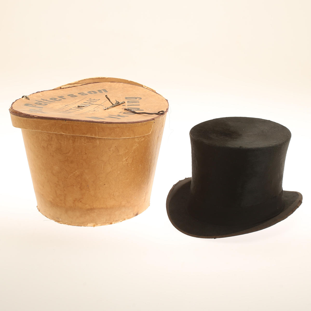 HIGH HAT, Edv. Pettersson, Nyköping.