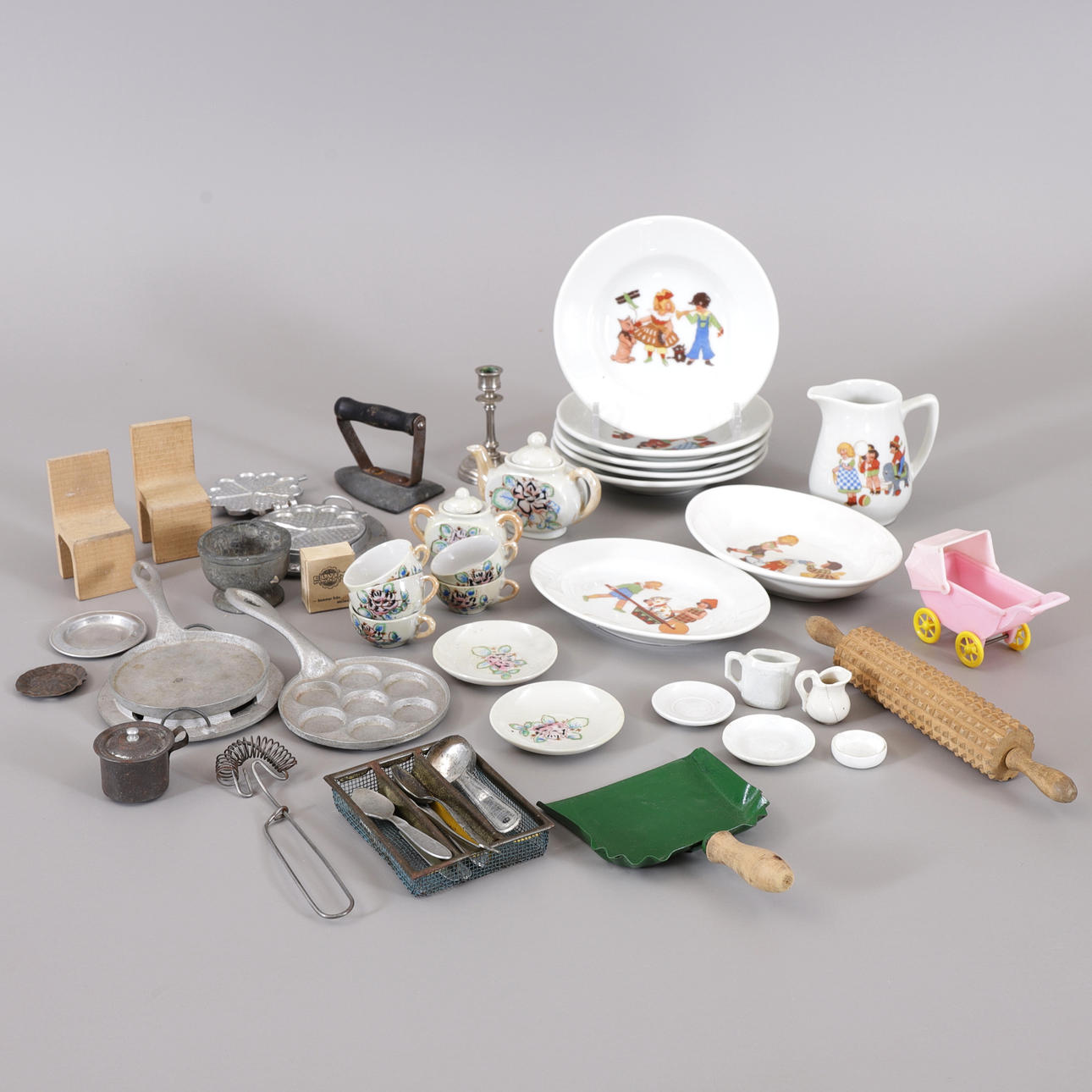 DOCKSAKER, LEKSAKER. 1940 / 50-tal.