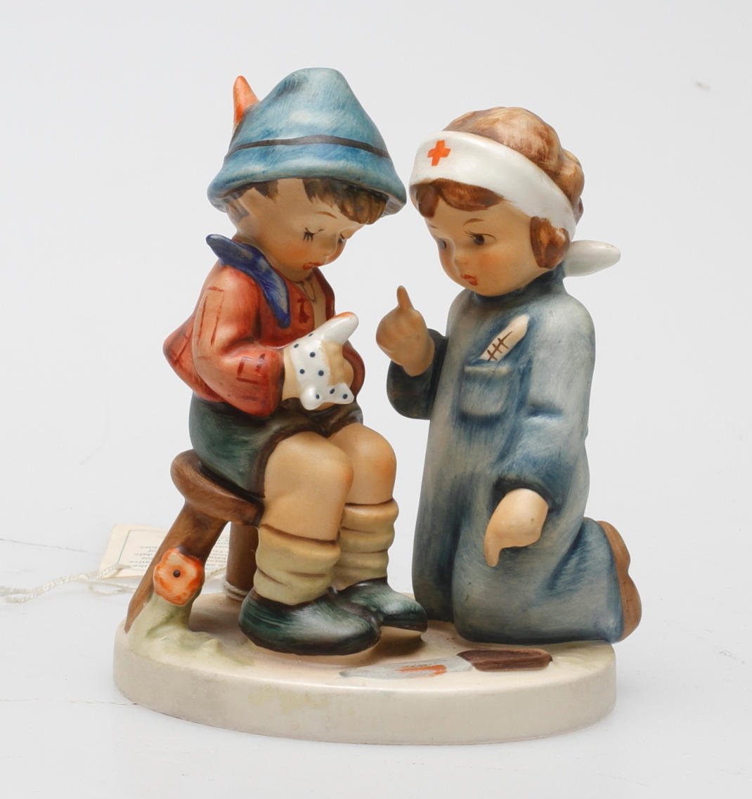 FIGURIN, porslin, "Little Nurse", MJ Hummel, Goebel, Tyskland.