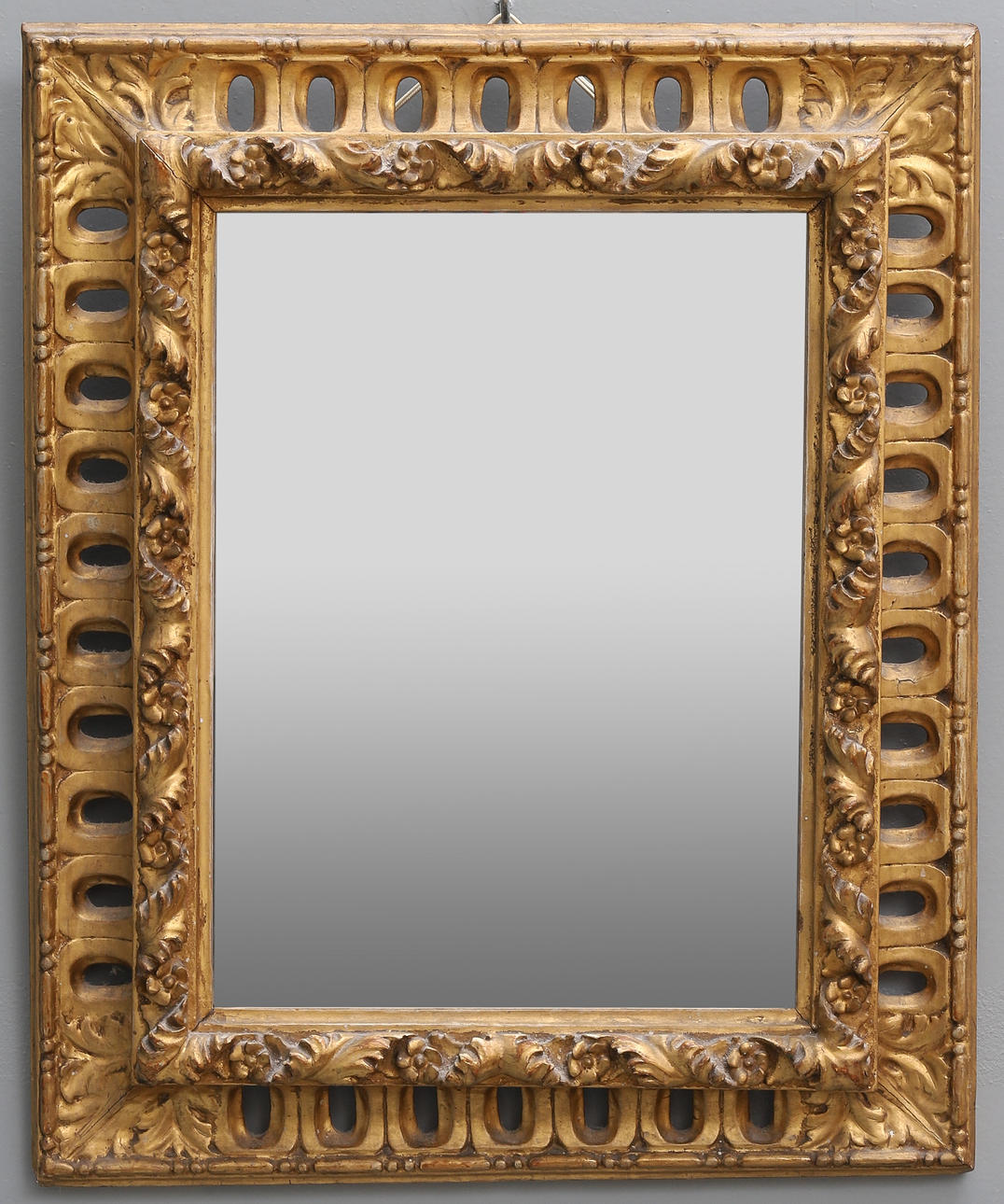 A FLORENTINE RECTANGULAR WALL MIRROR, SECOND HALF 19TH CENTURY.