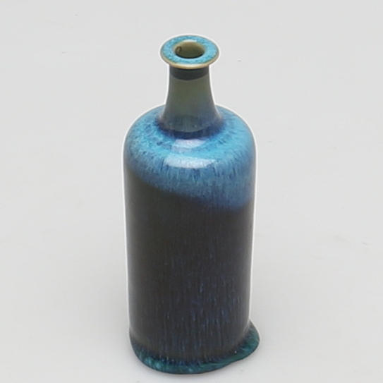 WILHELM KÅGE. Vas. Keramik. Gustavsbergs studio. Farstagods. 1950/60-tal.