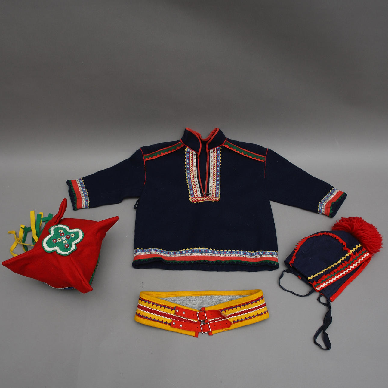 FOLKDRÄKT, för barn, samiska.