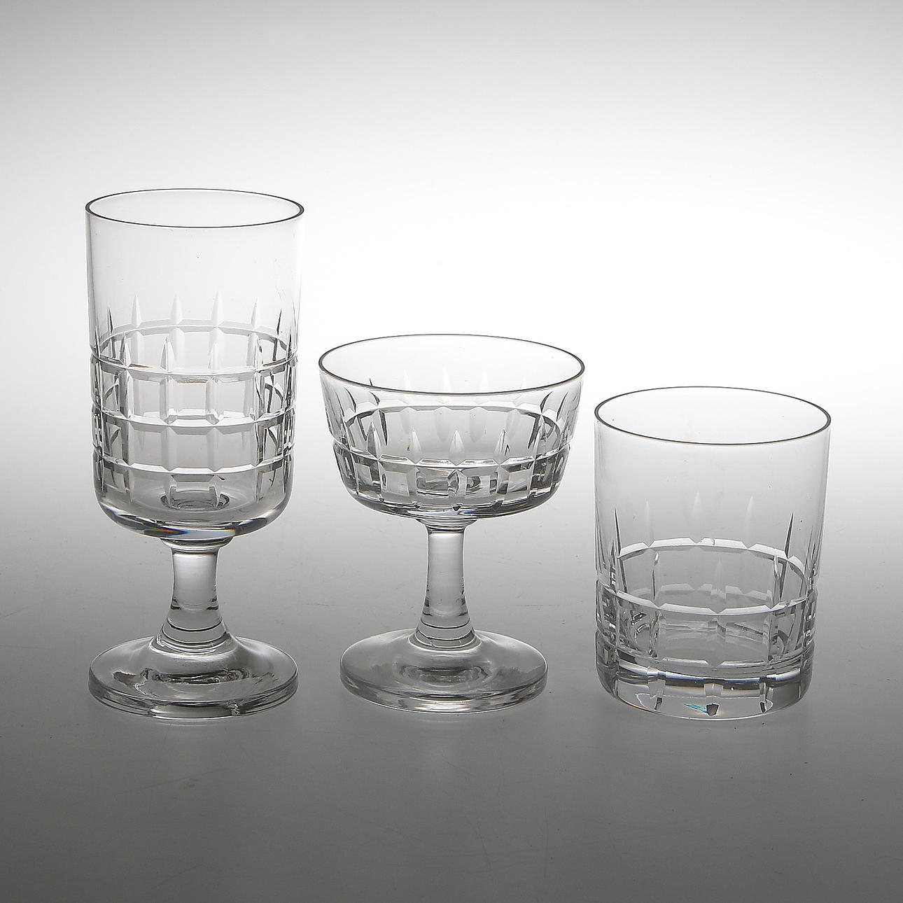 GLASSERVIS, "City", 27 delar, Vicke Lindstrand, Kosta, 1900-talets andra hälft.