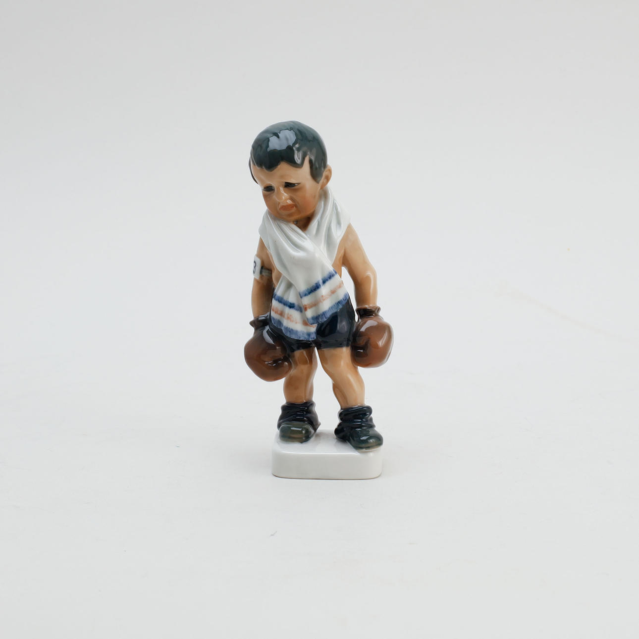 FIGUR, porcelæn, Dahl Jensen, nummer 1069.