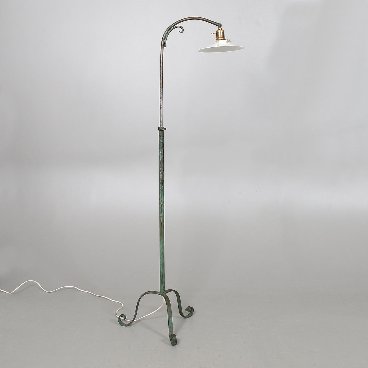 GOLVLAMPA, Jugend. Luth Rosex Stockholn. 1900-talets första hälft.