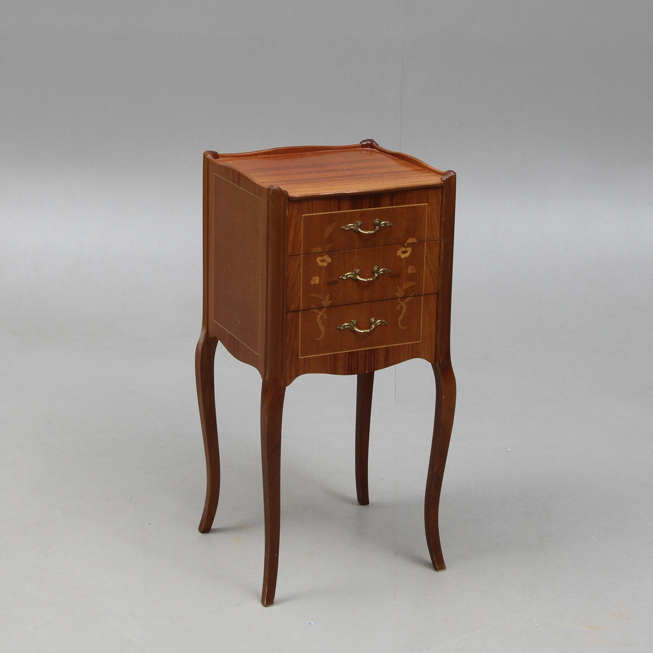 BYRÅ, rokokostil, 1900-talets andra hälft.