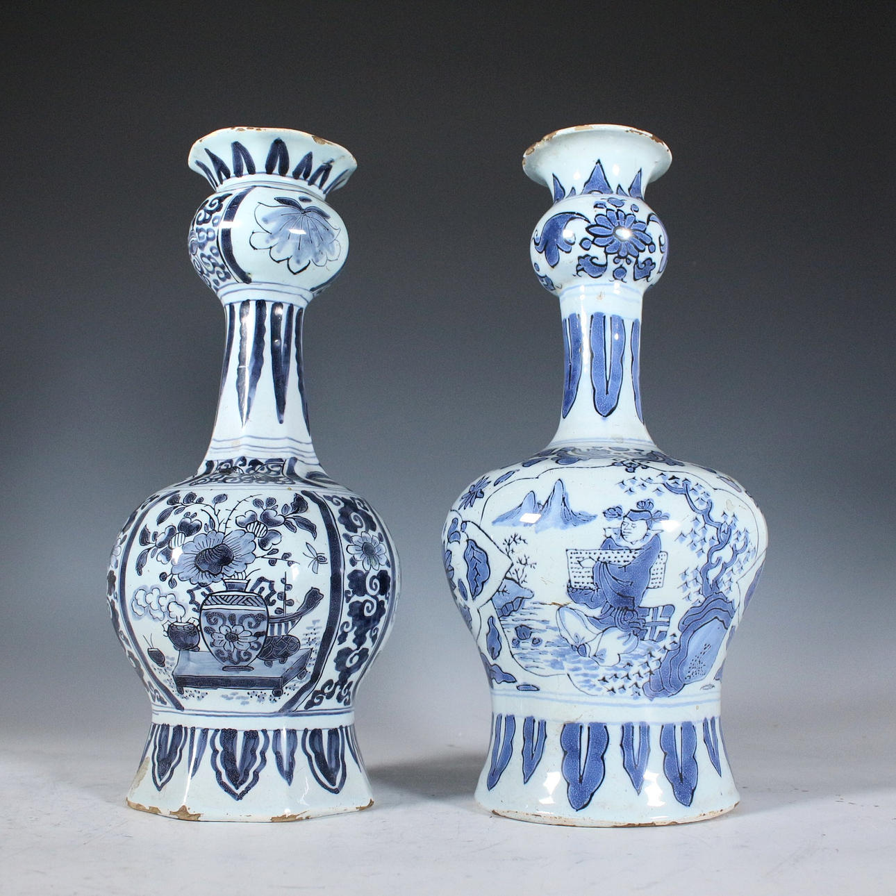 Delft, Holland, 2 gourd-shaped vases.