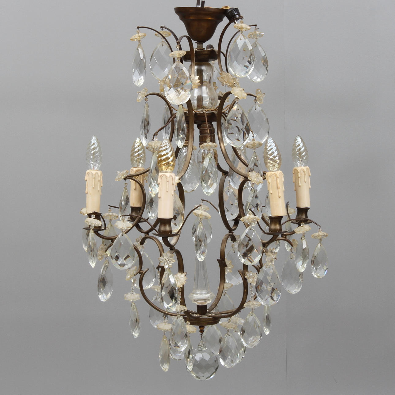 LJUSKRONA, rokokostil, 1900-tal. Total höjd ca 77 cm.