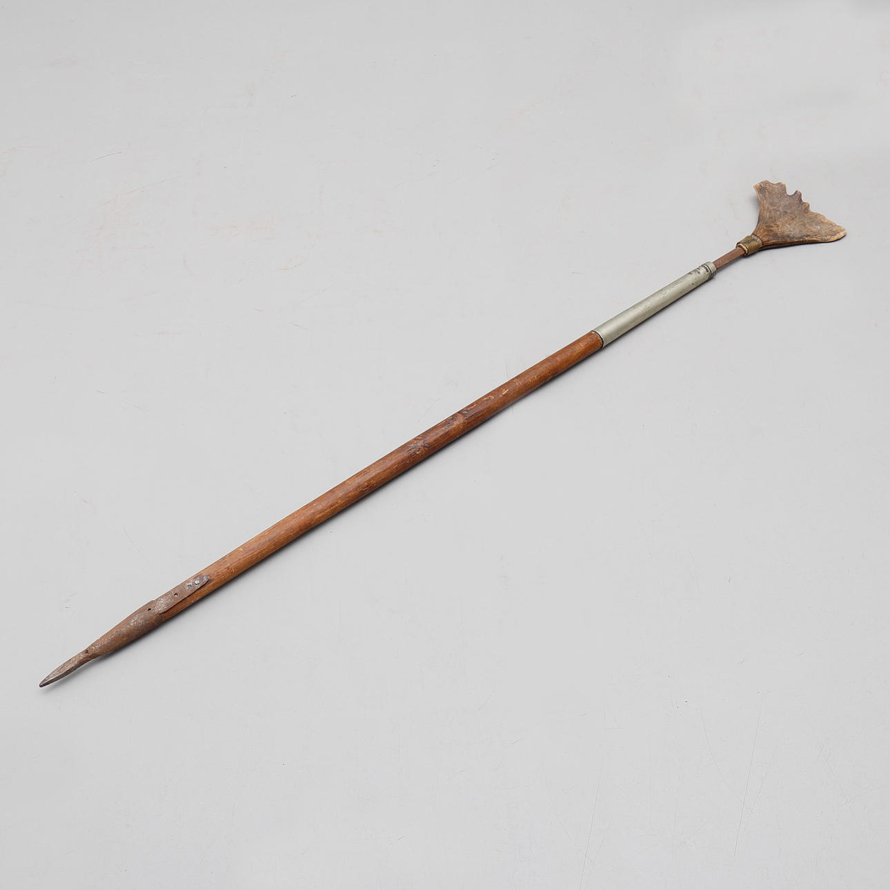 BJÖRNSPJUT, ANTIKT.