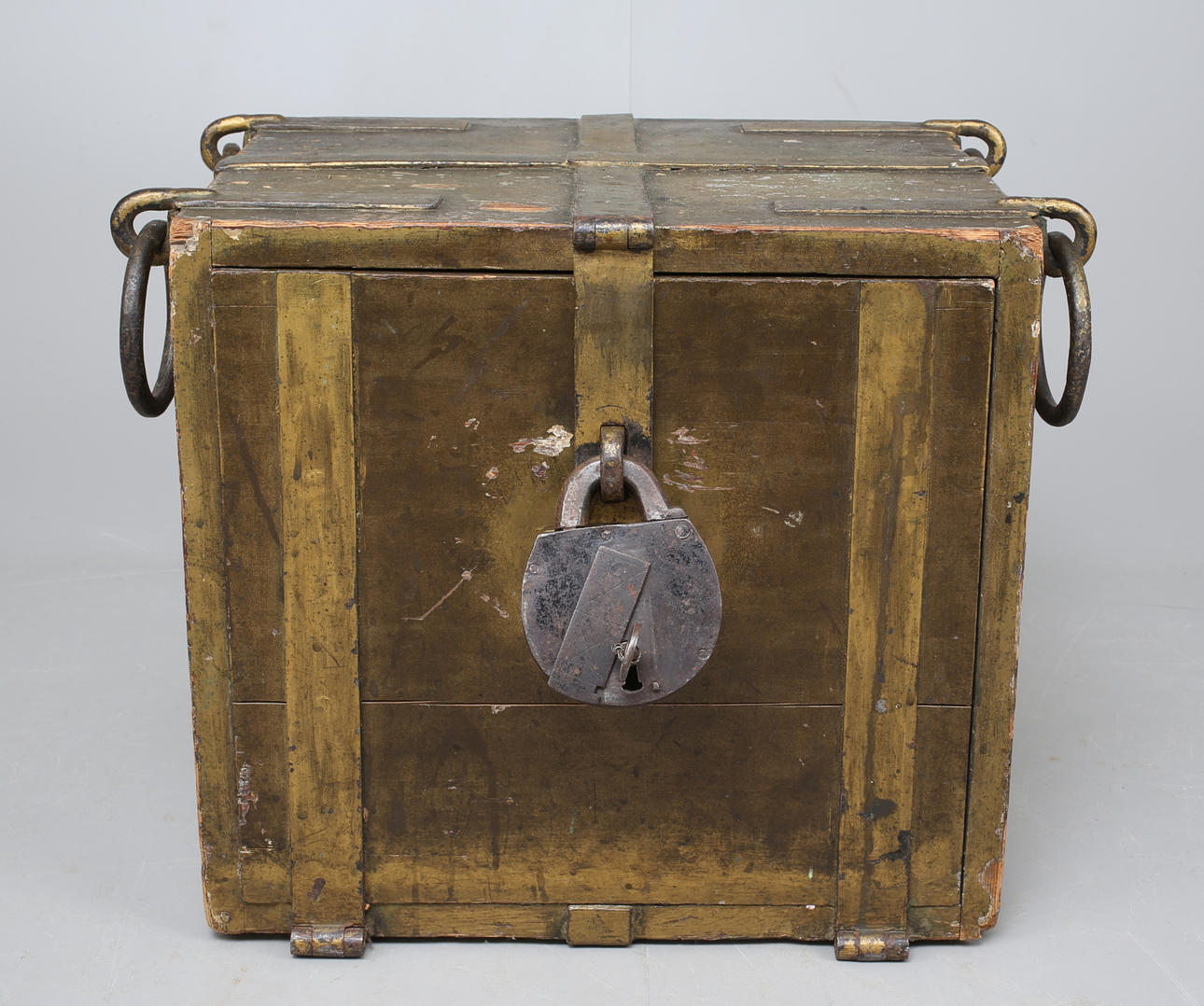 KASSASKÅP, smide/trä, tidigt 1800-tal.
