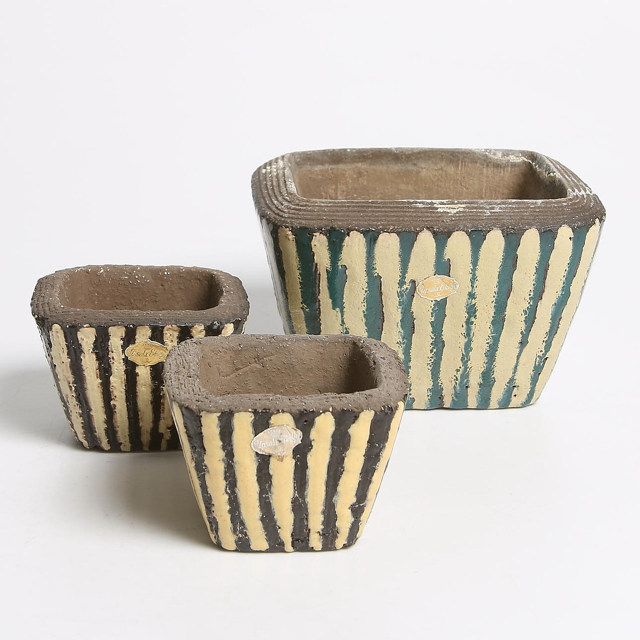 YTTERFODER, 3 st, lergods, Hjördis Oldfors, Upsala Ekeby.