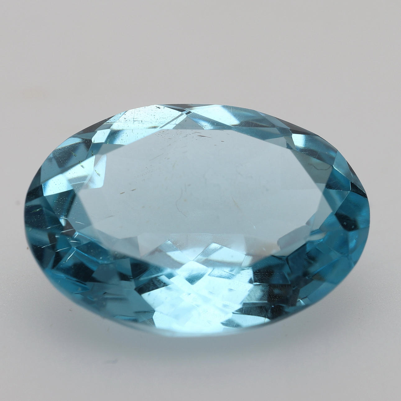 TOPAZ, 8 karat.