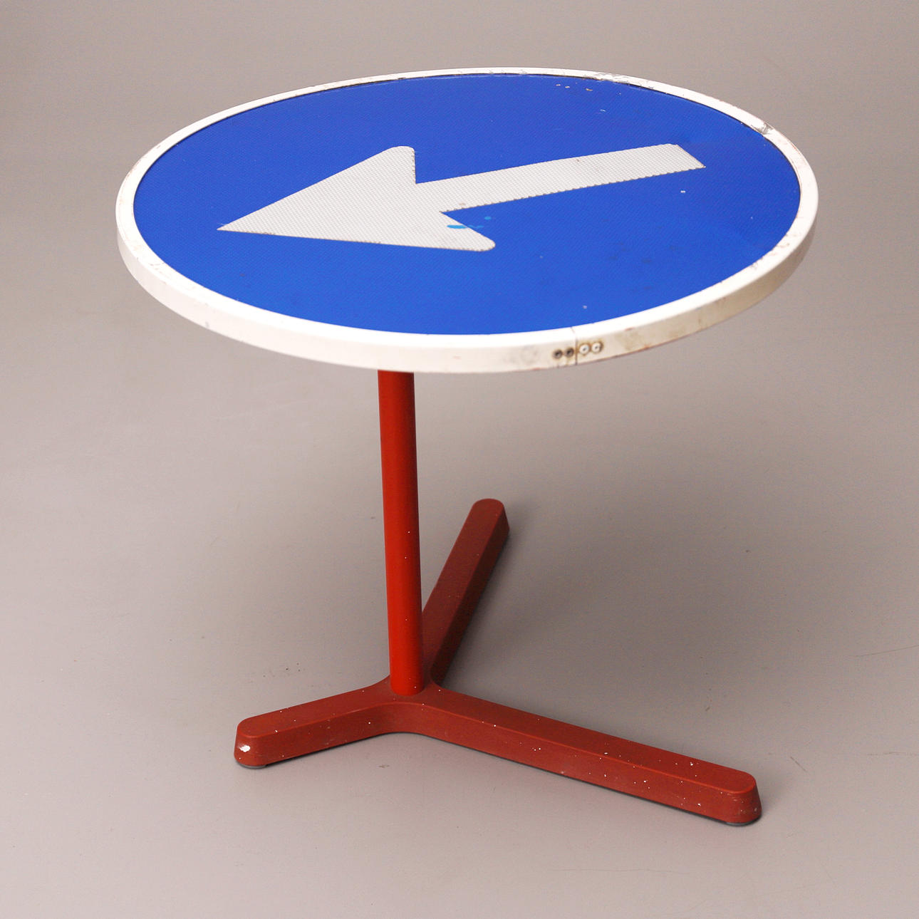 ”TRAFIK TECKEN” TABELL. JÄRN.