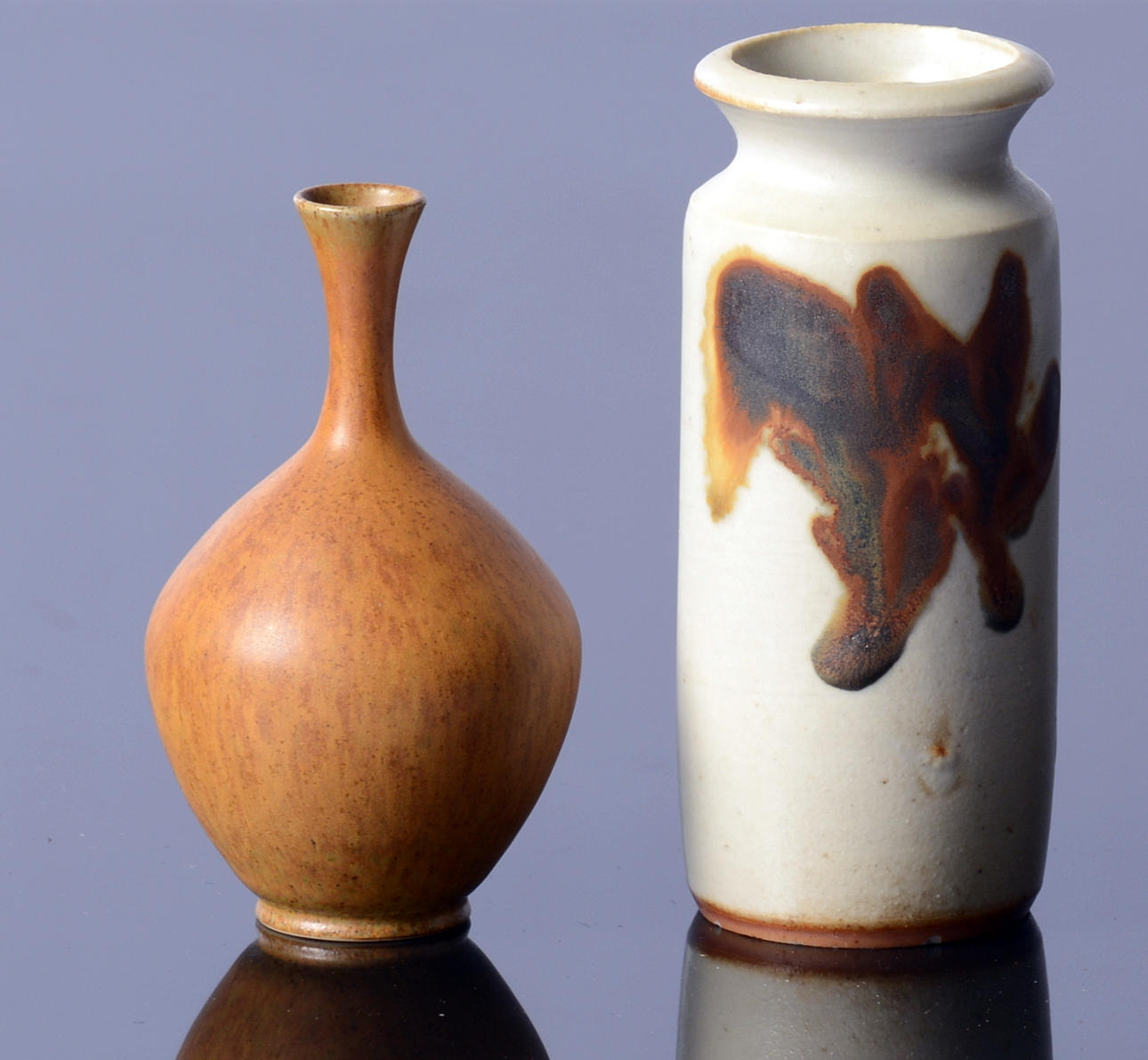 MINIATYRVASER, 2 stycken.