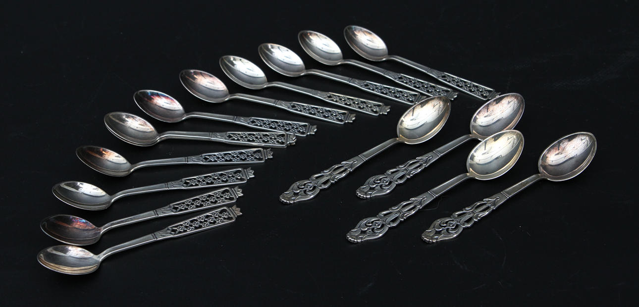 KAFFESKEDAR, 16 stycken, "Viktoria", Silver.