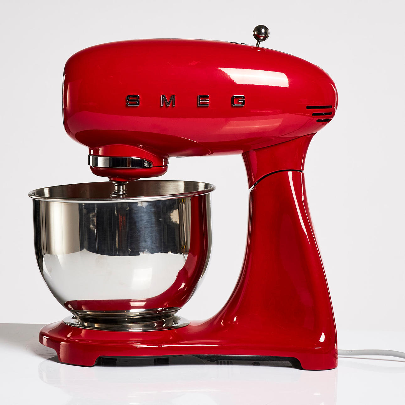 SMEG, köksmaskin, röd, aluminium, retro design.