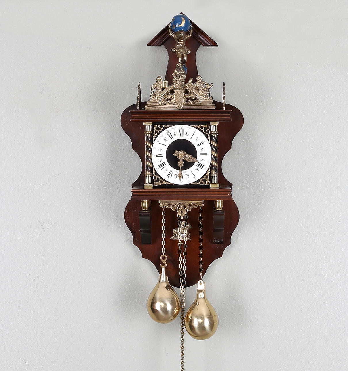 VÄGGKLOCKA, "Atlas", 1900-tal.