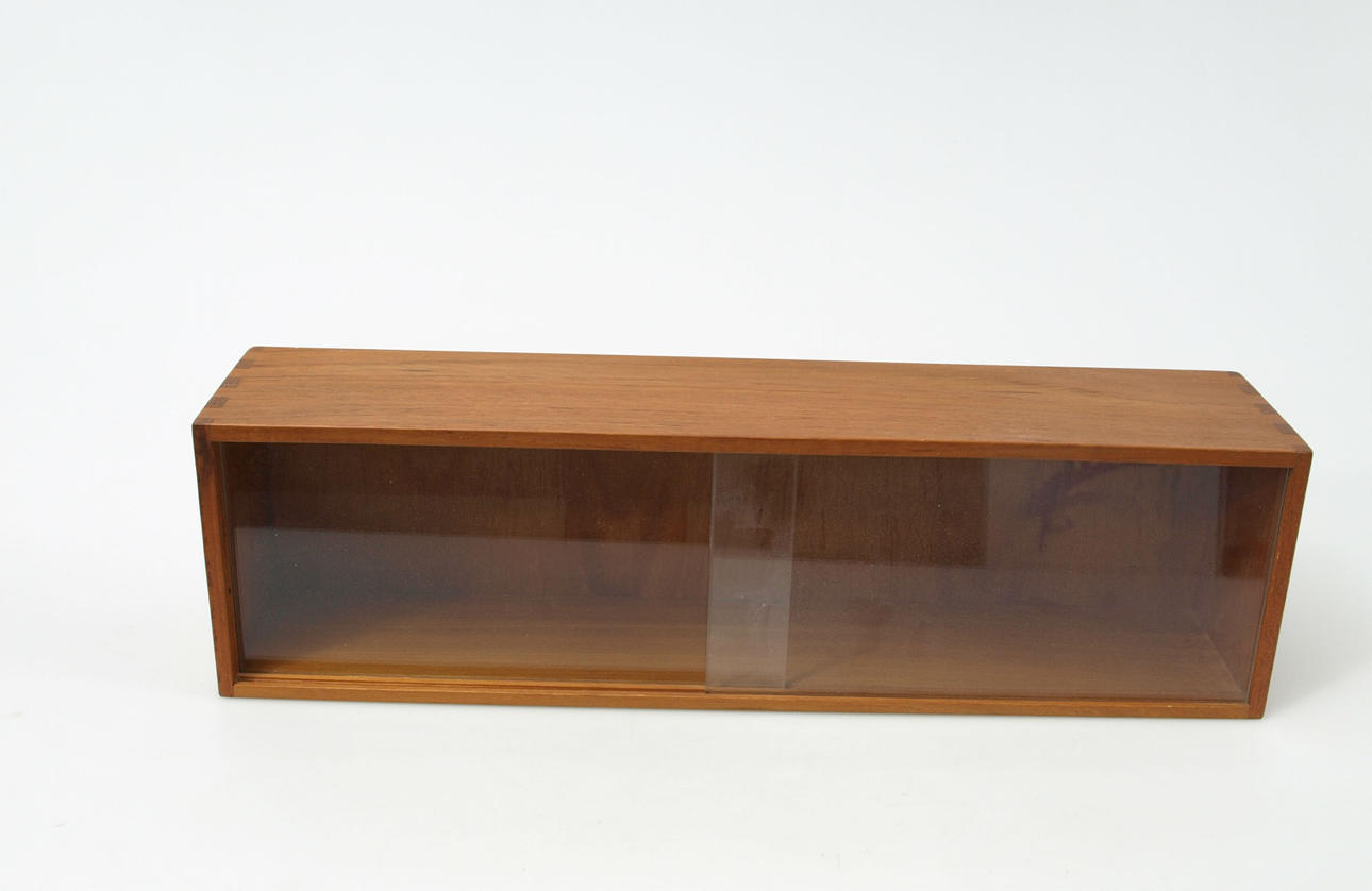 VITRINSKÅP, teak, väggmodell, 1950-tal.