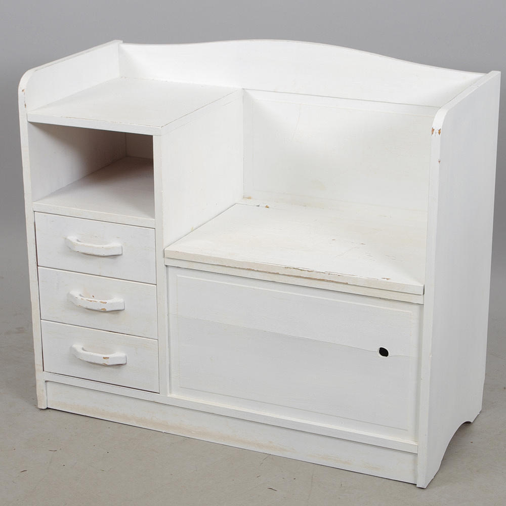 BÄNK MED LÅDOR, vitmålad.