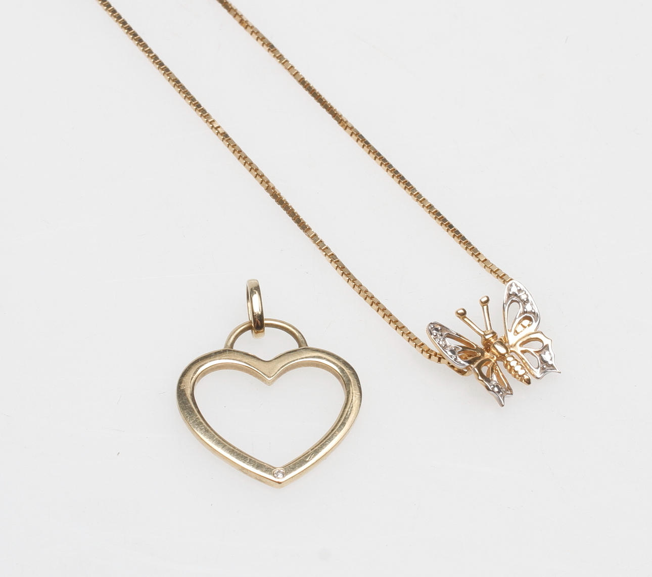 HALSKEDJA samt 2 HÄNGEN, 9-18k guld, vikt ca 9,3 gr.